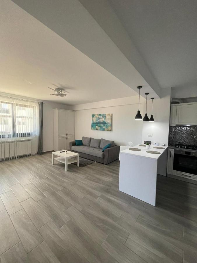 Ls Lake Apartment Mamaia Nord Navodari Exterior photo